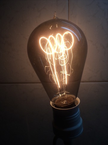 bombillo electrico Thomas Alba Edinson 1879