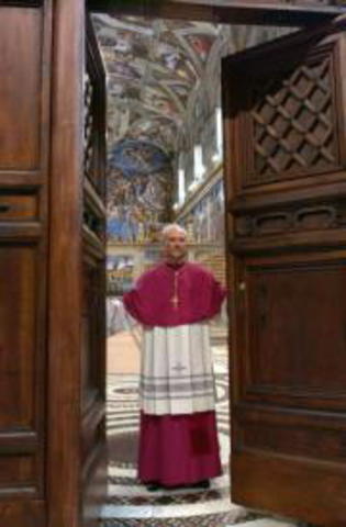 Desde 1059 son los cardenales los que eligen Papa