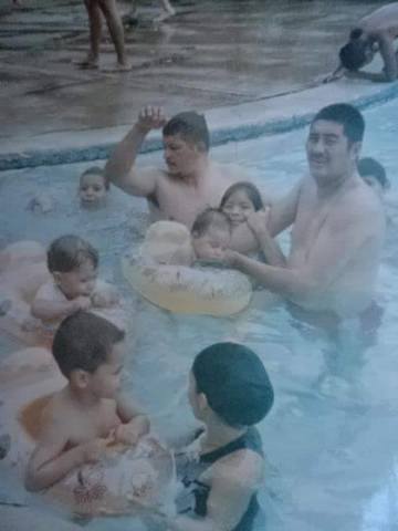 primer ida a piscina con mi papá