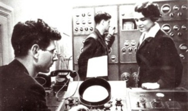 начинает работу Ленинградский телевизионный центр