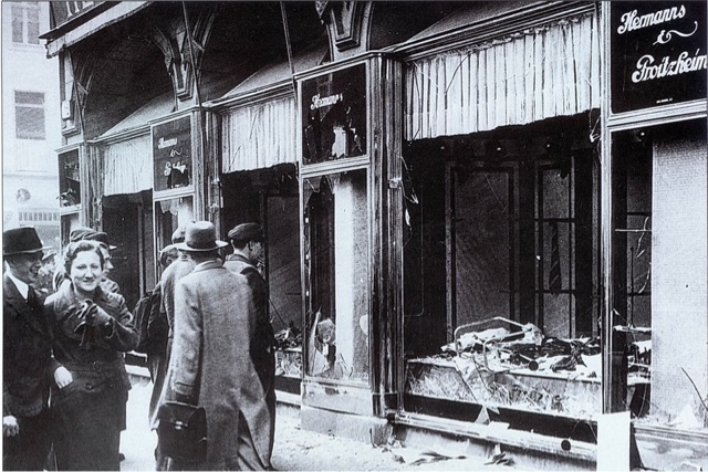 NOITE DOS CRISTAIS ROTOS