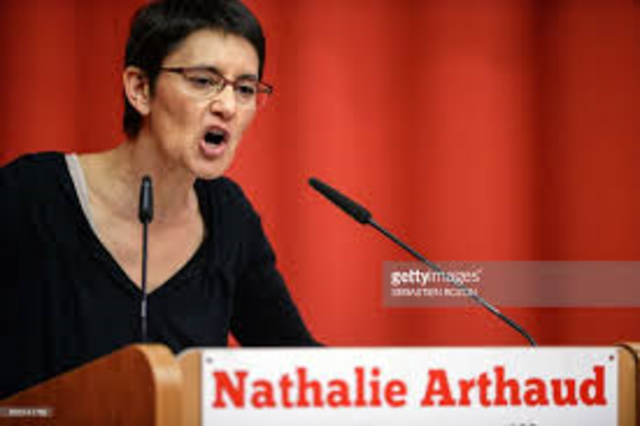 Présidentielle : Nathalie Arthaud, la candidate anti-bourgeois