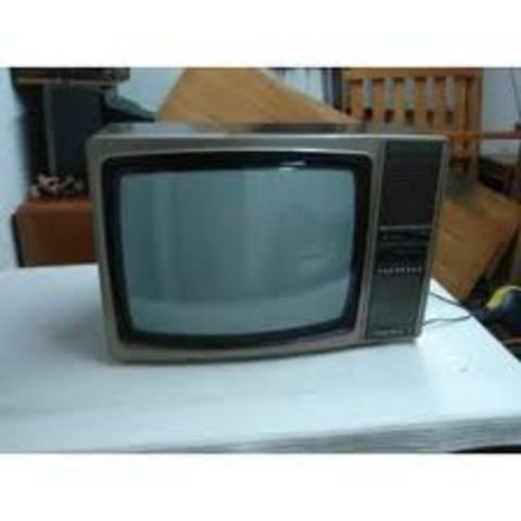 LA PRIMERA TELEVISON DE MIS PAPAS