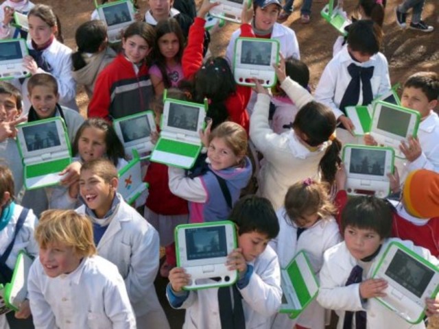 Entrega de 175.000 portátiles