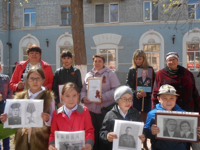 Сотрудники детского сада «Колокольчик» приняли активное участие во Всероссийской акции «Бессмертный полк».