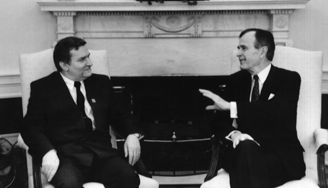 Bush Offers Poland Assistance