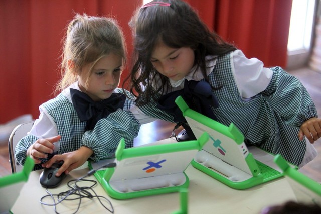Computadoras en jardines de infantes.