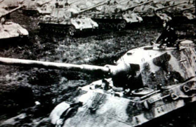 El ultimo tanque entra en servicio por parte del ejercito Nazi, Panzerkampfwagen VI Ausf. B, Tiger II (Königstiger)