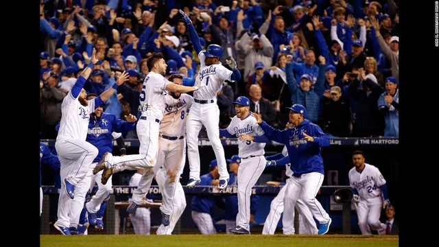 THE ROYALS WIN THE WORLD SERIES!