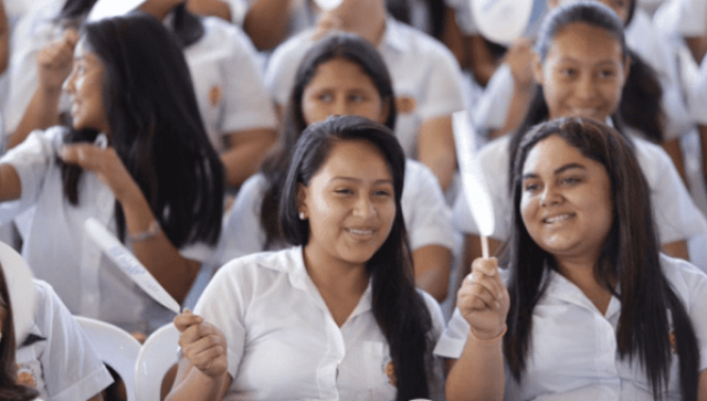 A series of peace agreements finally ends the bloodshed in El Salvador.