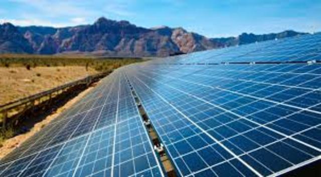 Se empieza a utilizar energía solar.