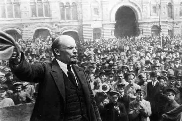 Lenin Dies
