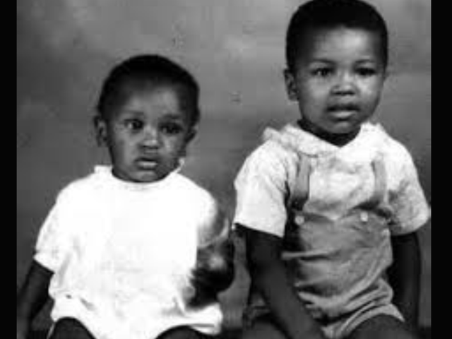 1944 Cassius brother was born.