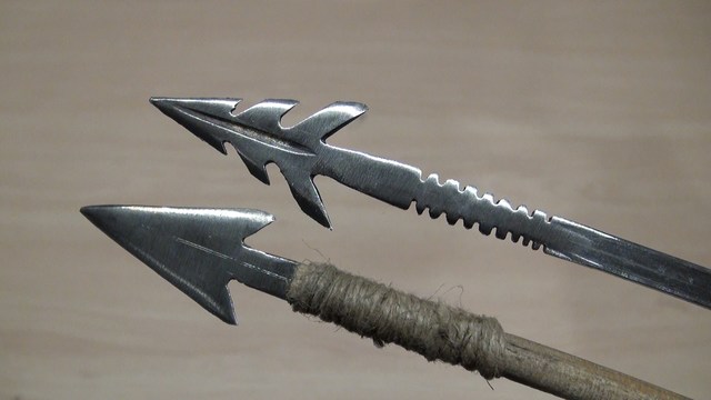 4.000 a.c  Primeras escrituras-Punta de flecha.