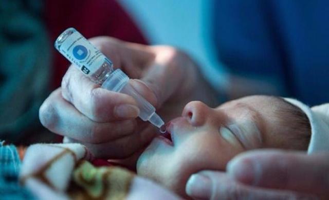 Primera vacuna antipoliomielítica oral (como alternativa a la vacuna inyectada).