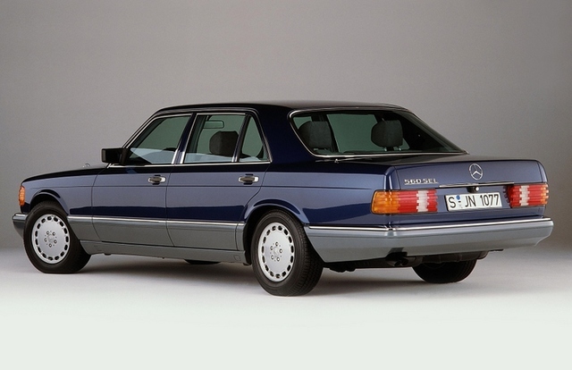Седан Mercedes-Benz S-класса второго поколения (W126), 1979–1994