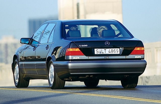 Седан Mercedes-Benz S-класса третьего поколения (W140), 1991–1998