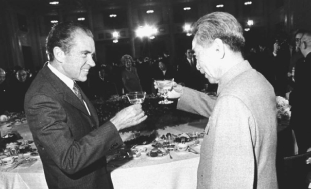 Nixon visits China