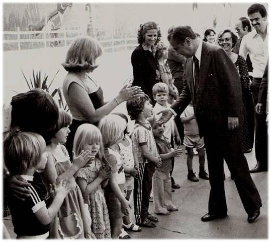 São Carlos inaugura creche