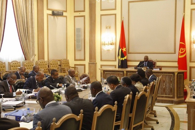 Joint government established in Angola
