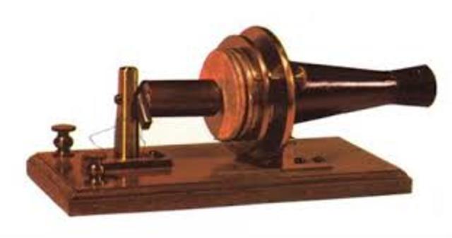 El primer telèfon, el telègraf de sons