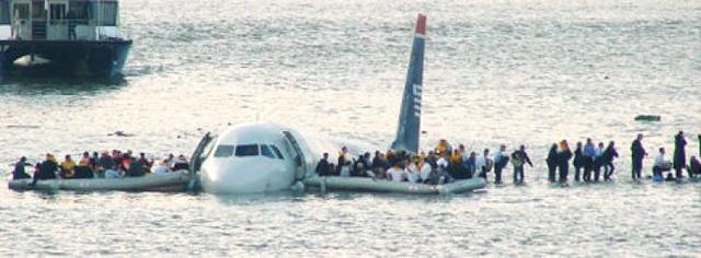 Flight 1549 floats Hudson river after crash