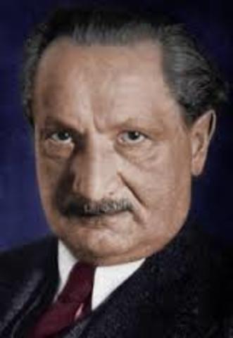 MARTIN HEIDEGGER