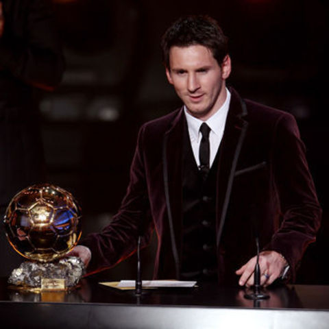 Hirugarren urreko baloia