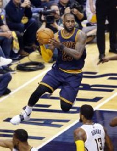 NBA: Lebron haunts michael jordan