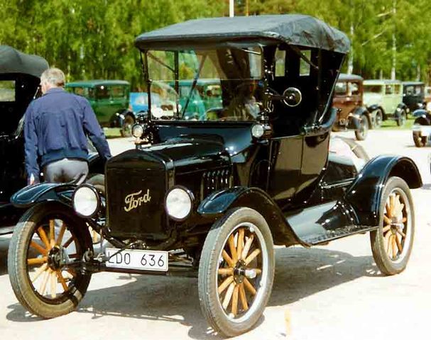 FORD/MODEL-T/ASSEMBLY LINE