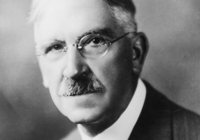 JOHN DEWEY (1859-1952)