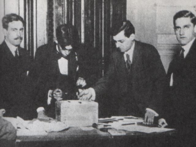 Sanción de la Ley Saenz Peña