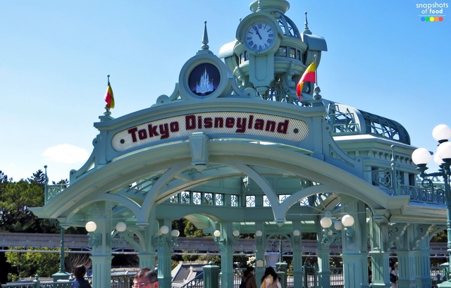 Tokyo Disneyland opens