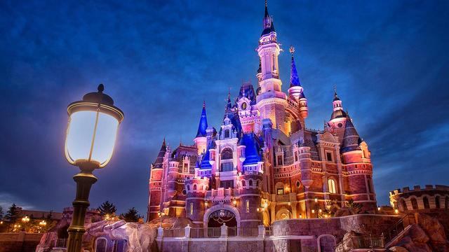 Shanghai Disneyland opens and Hong Kong Disneyland suffers