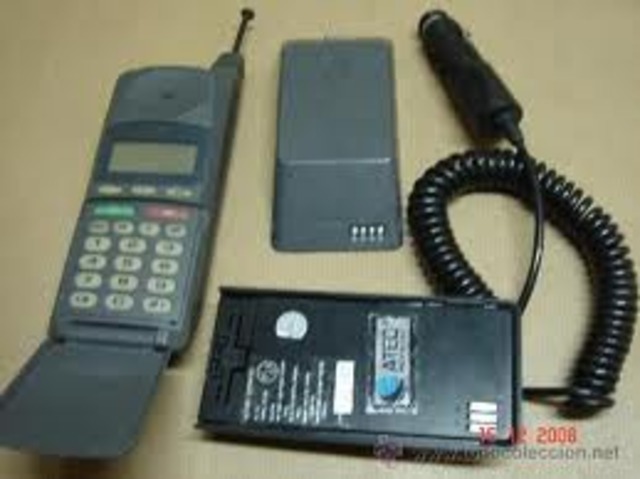 PRIMER TELEFONO MOVIL COMPAÑIA MOVILINE