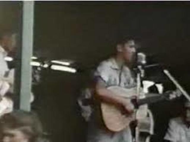 Elvis has his first live show