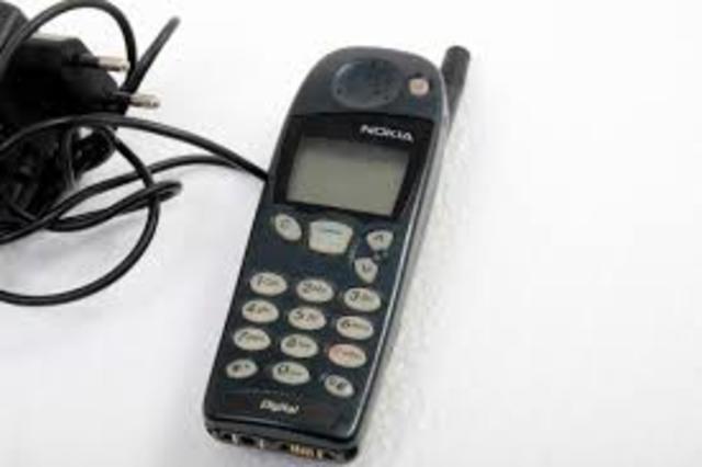 Primer celular Nokia V172