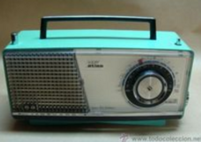 1929: La radio y los proyectores