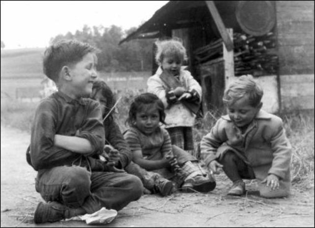 En Alemania Oriental se abandona la costumbre de secuestrar niños gitanos