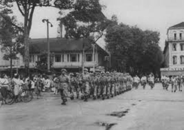 El convoy Saigón-Dalat es atacado por el Vietminh con el resultado de 150 muertos.