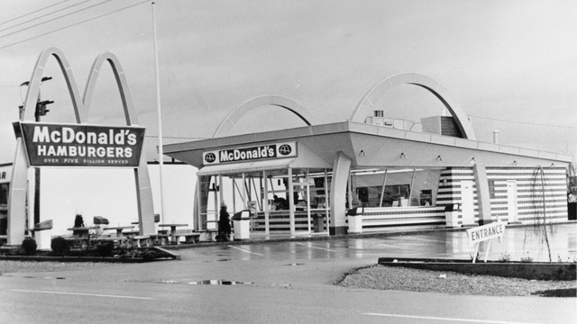 Primer McDonalds Afuera de Estados Unidos