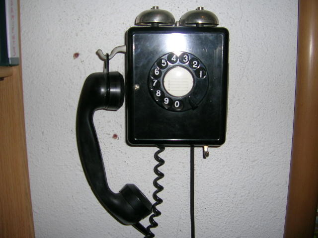 EL TELÉFONO DEL PUEBLO