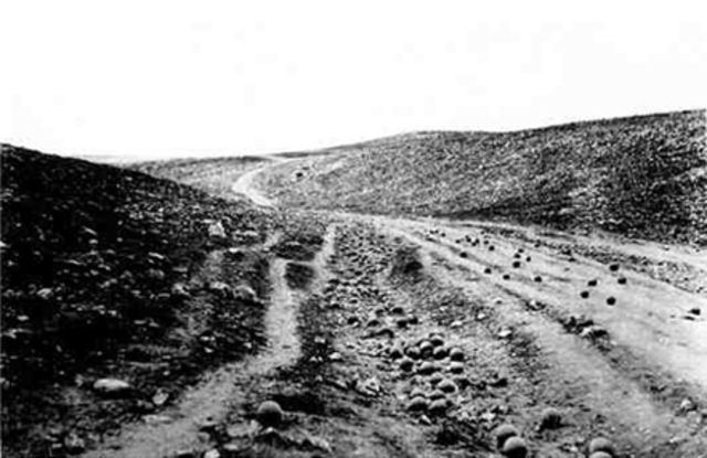 Roger Fenton Becomes First War Photographer