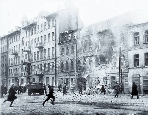 Alemania ataca Leningrado