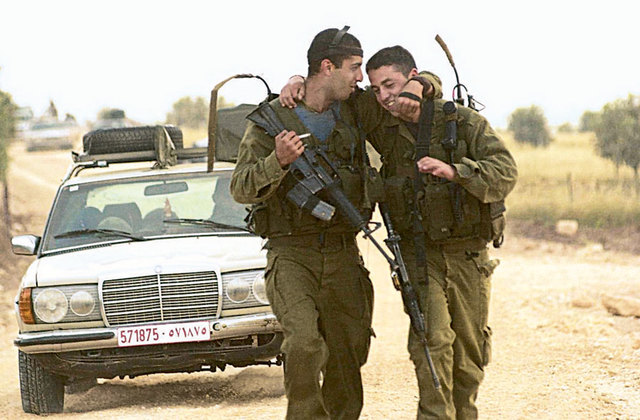 Israel Pulls Remaining Troops out of Lebanon