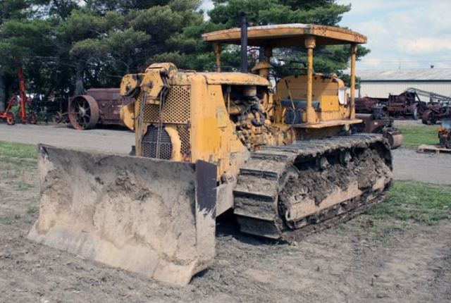 Cat D7 crawler tractor
