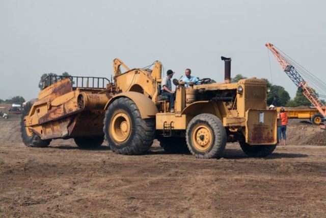 1959 Cat DW20F tractor with No. 20 scraper