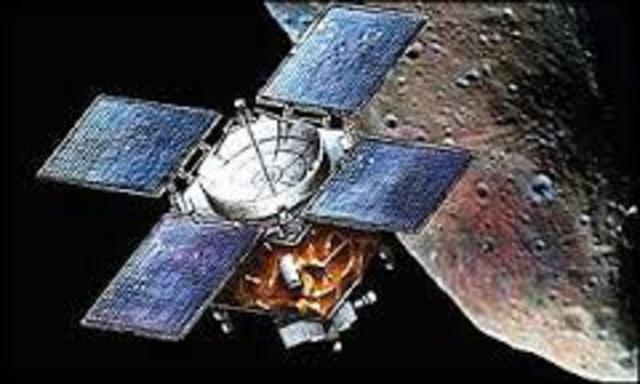 NEAR first spacecraft to orbit an asteroid