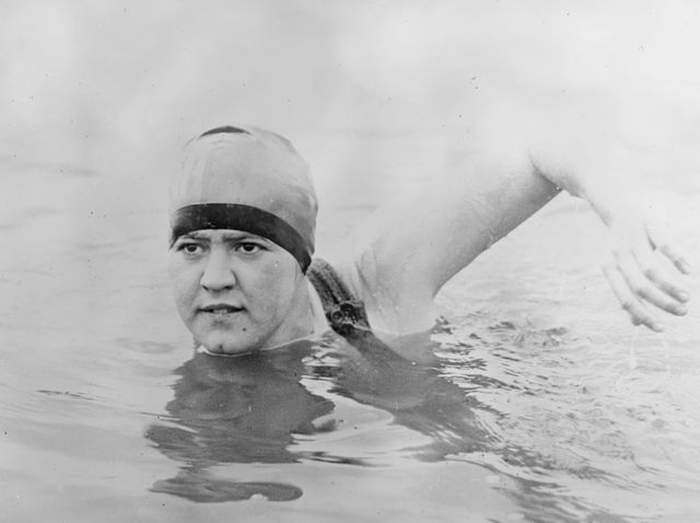 Gertrude Ederle Swims across the English Channel