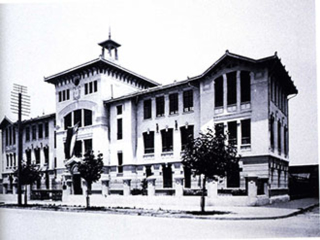 Franklin Sombrilla in Arquitect School in 1882